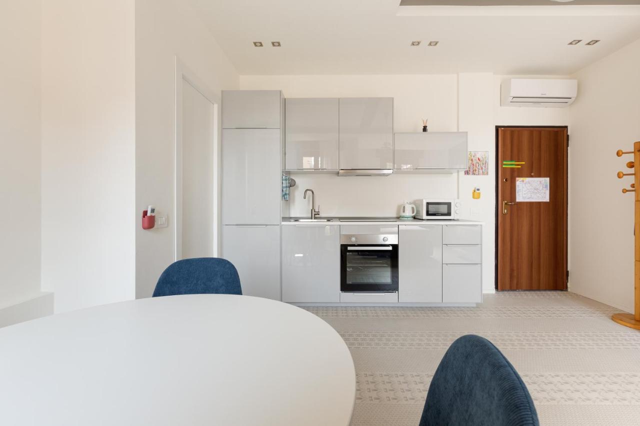 Renovated Apts Apartamento *