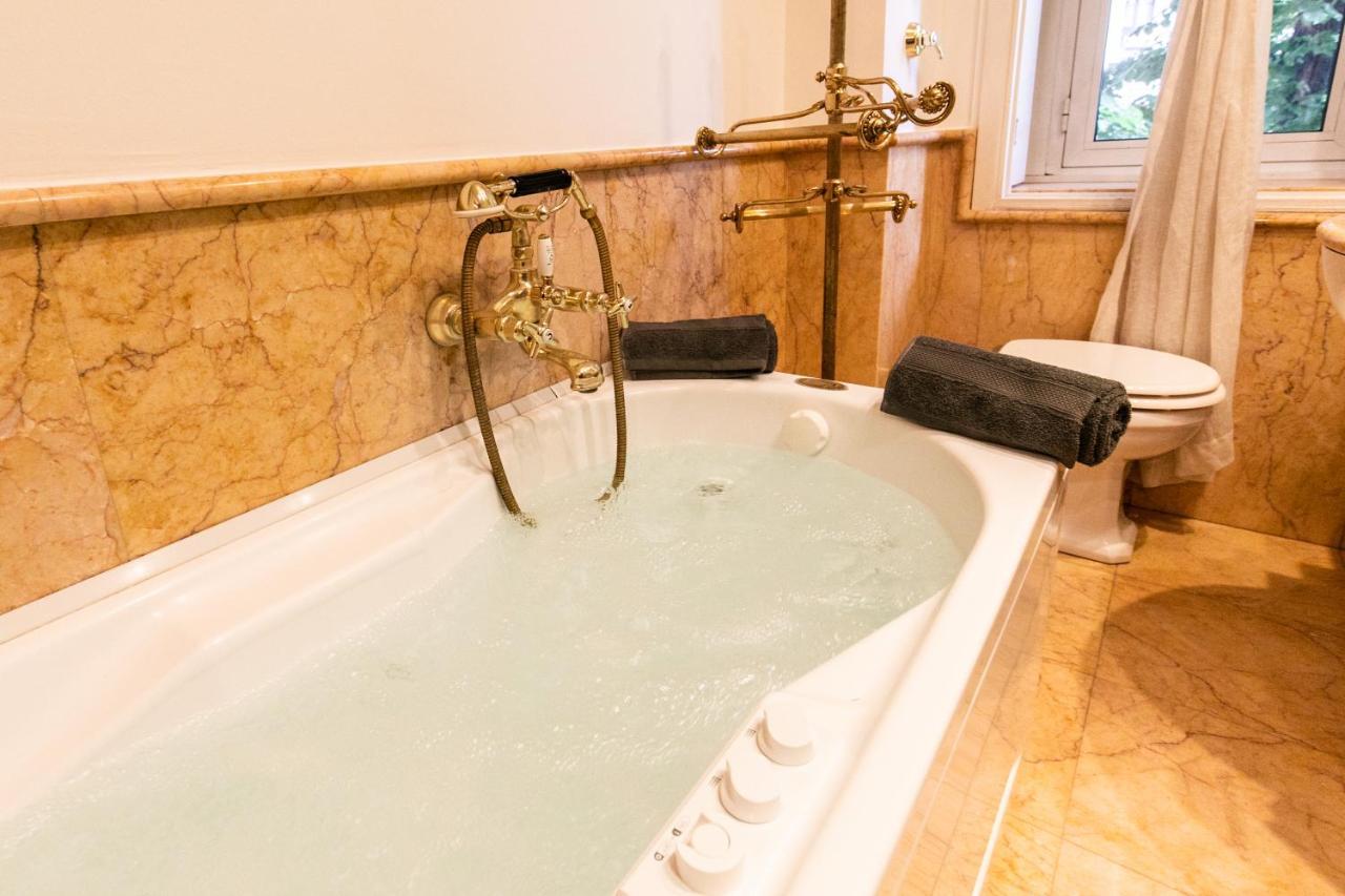 Klimt - Jacuzzi 5 Star - Luxury Design Apartamento Milão
