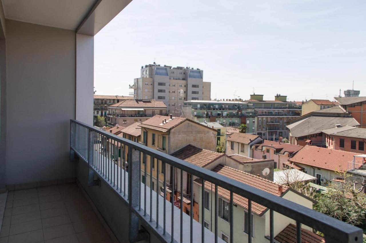 Housing32 * Milão