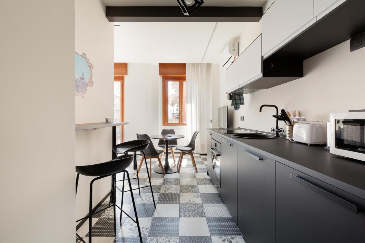 Renovated Apts * Milão