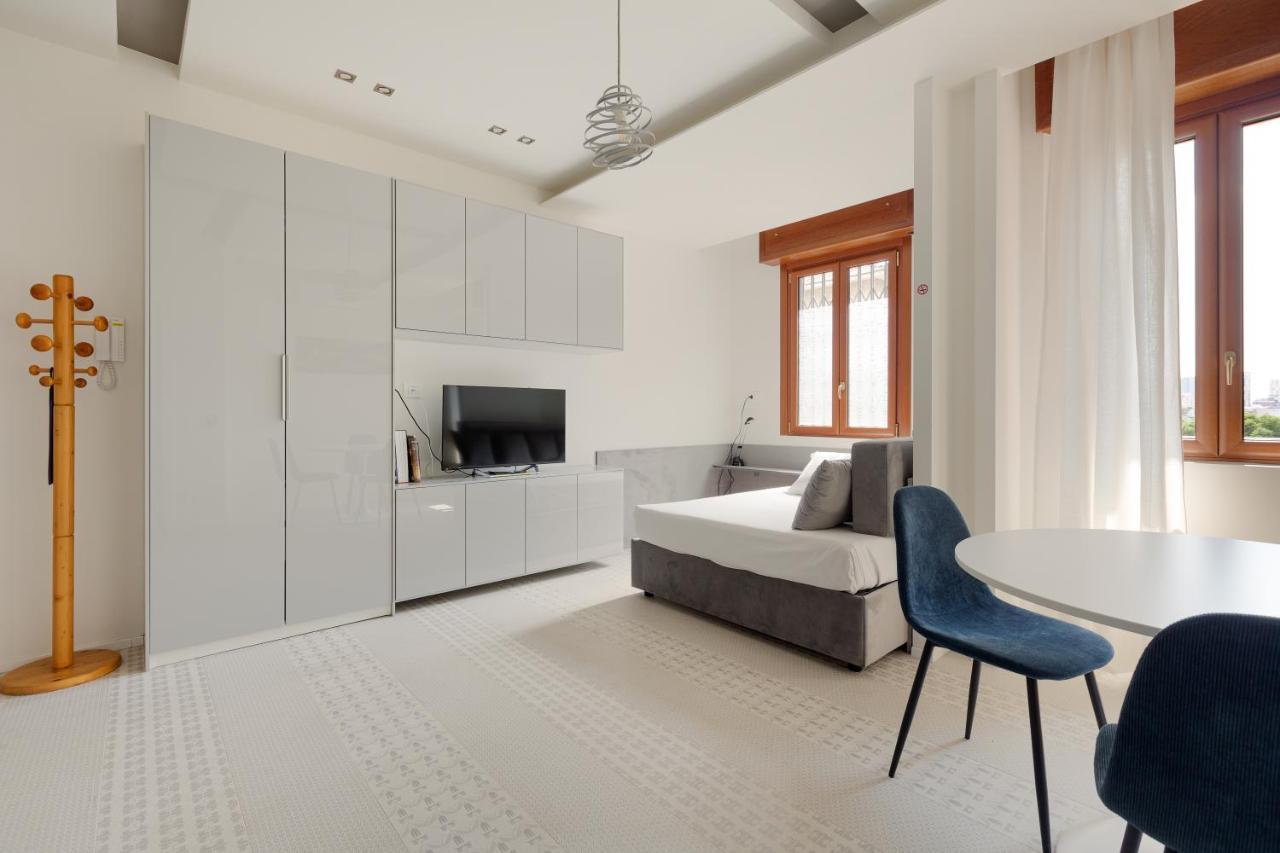Renovated Apts Apartamento Milão