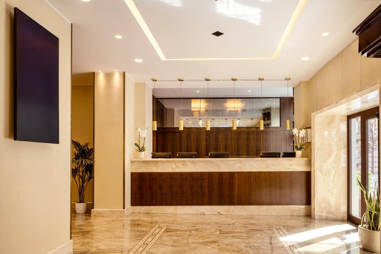 Hotel Una Galles 4*