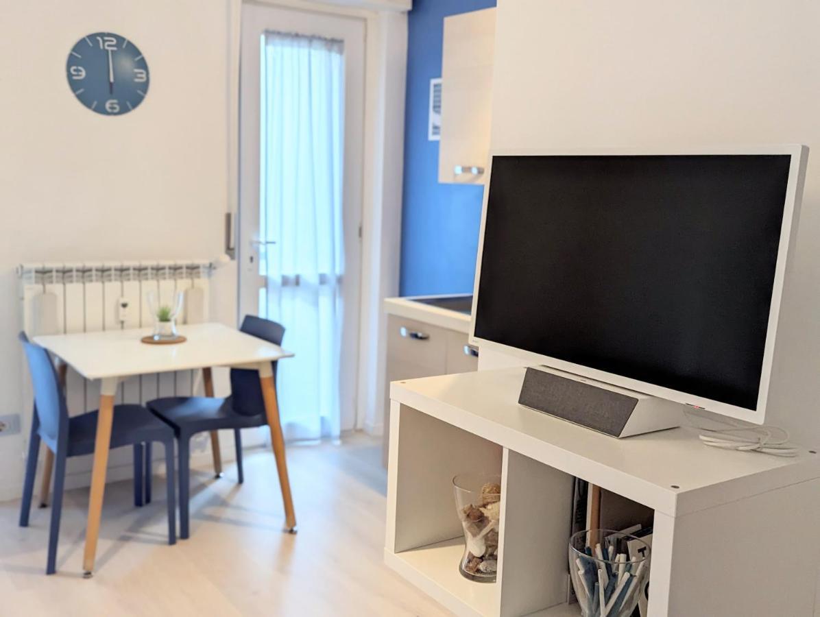 Large New Stylish Studio Apt - Metro Fast Wifi A/c * Milan