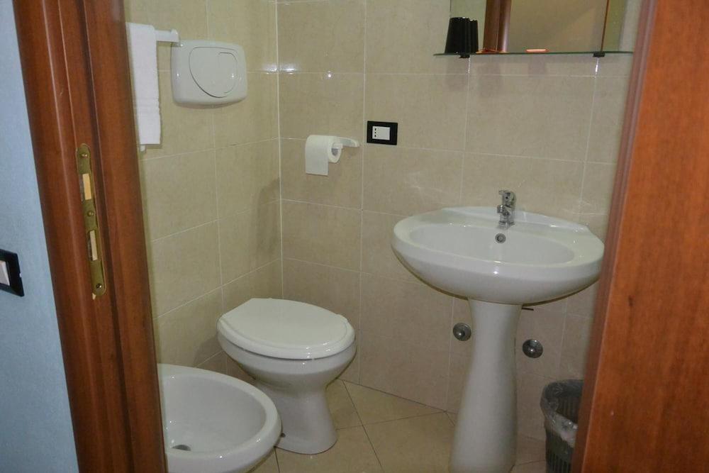 Hotel Mercurio Milan