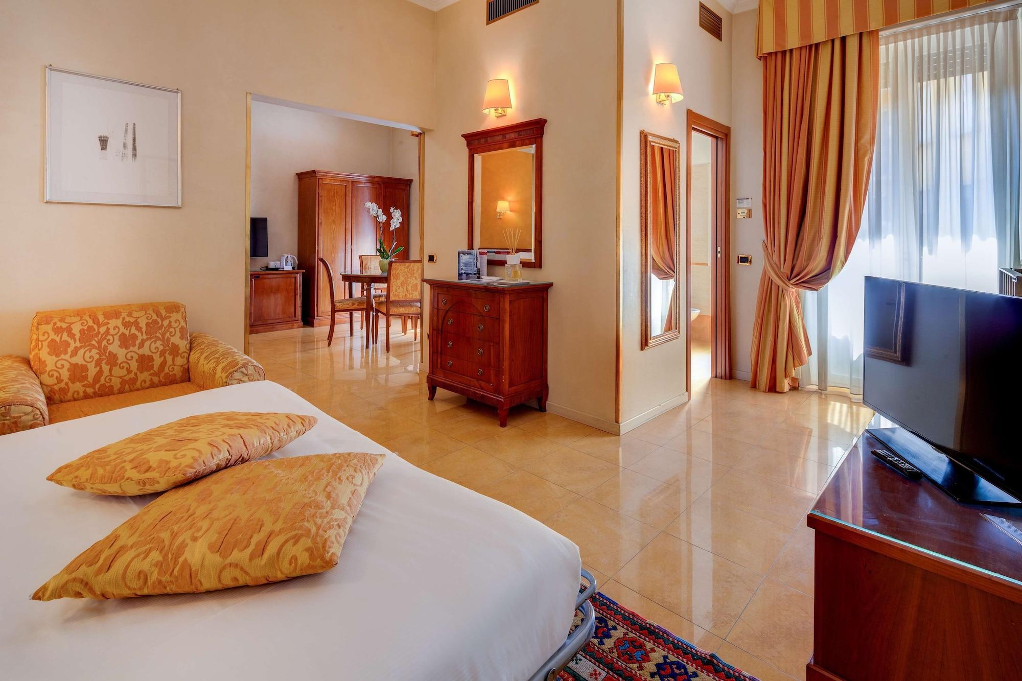 Hotel Una Galles 4*