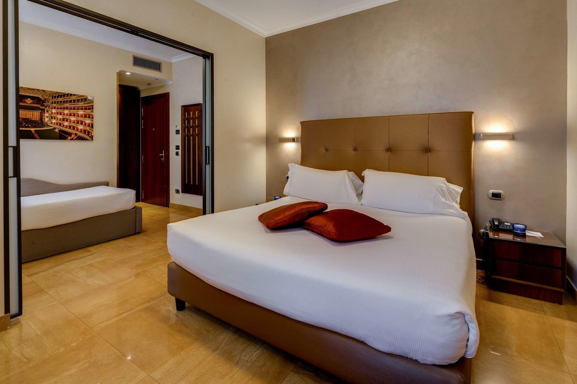 Hotel Una Galles 4*