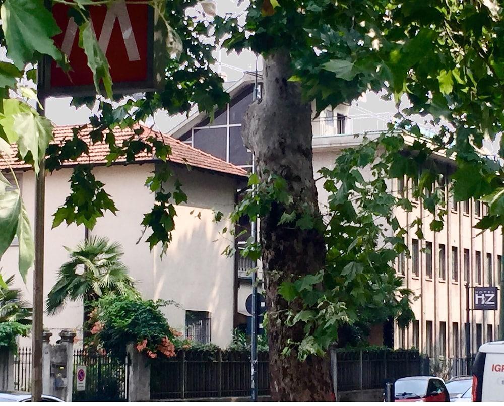 Zara Hotel