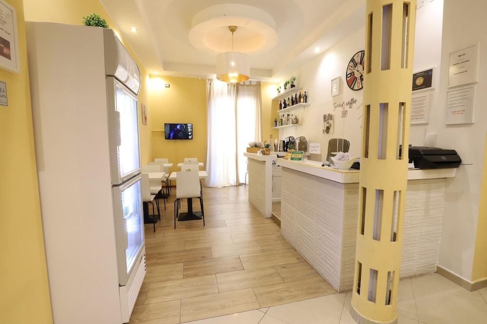 Hotel Golden 3*