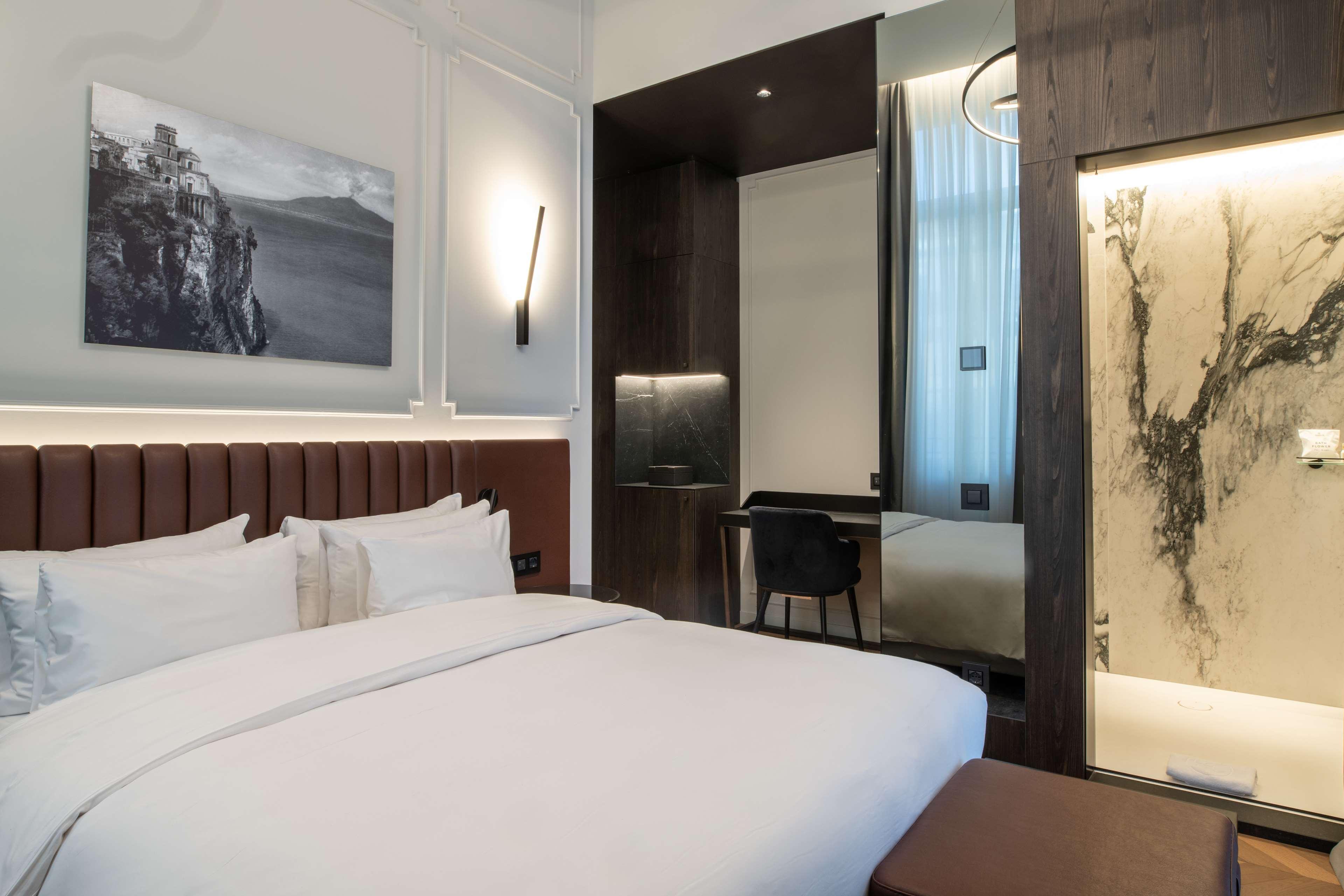Radisson Collection Hotel, Palazzo Touring Club