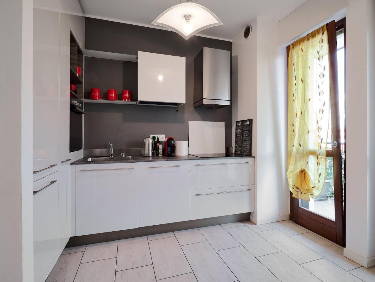 Xenia - New And Bright Urban Housing Apartment *
