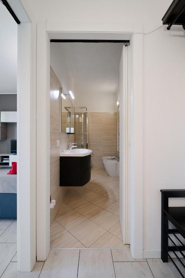 Xenia - New And Bright Urban Housing Apartment
