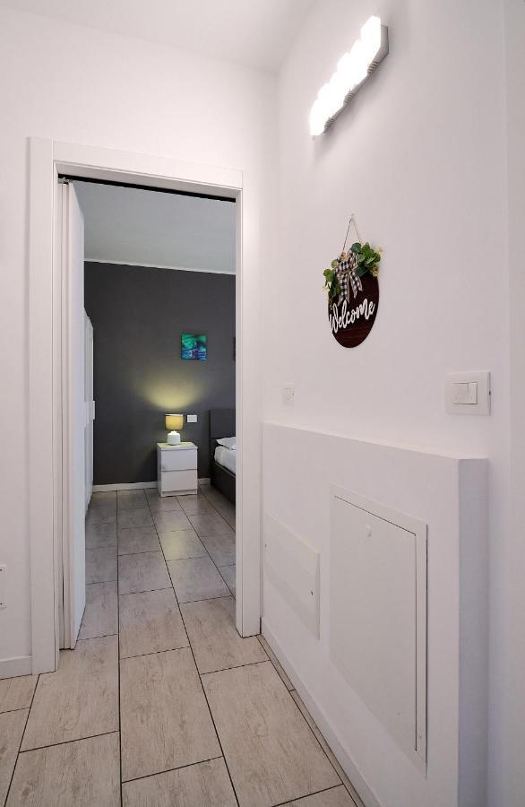 Xenia - New And Bright Urban Housing Apartment Mailand