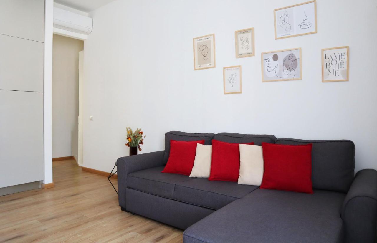 Isola District Bright House
