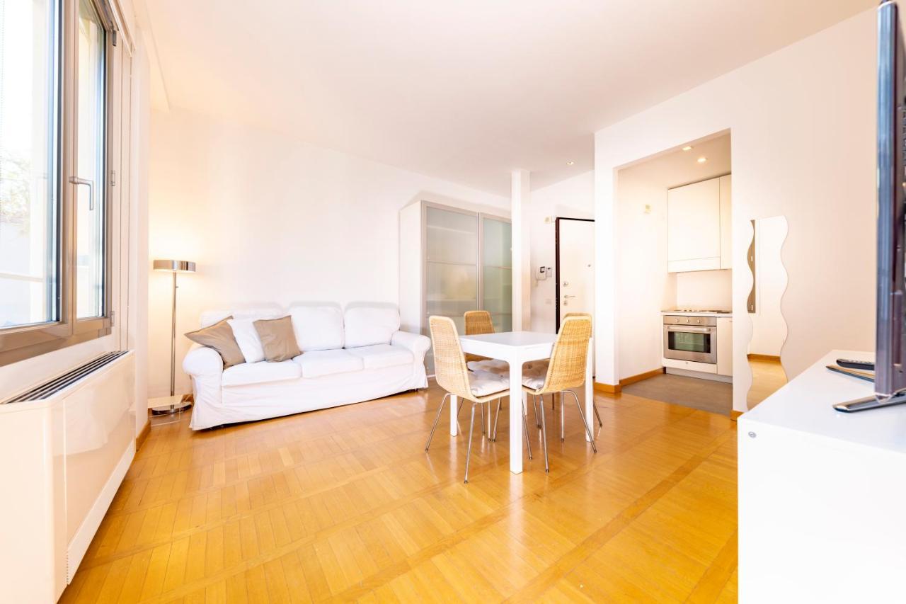Luxury 1 Bedroom Navigli Loft Apartment Mailand