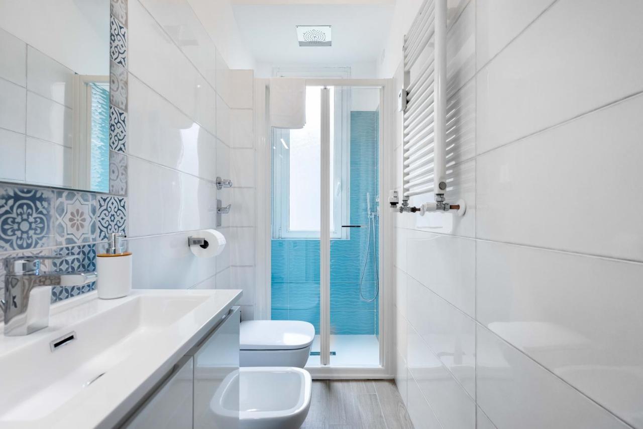 Apartamento Prada & Bocconi - Cozy Studio, Fast Wifi, Tram Milão