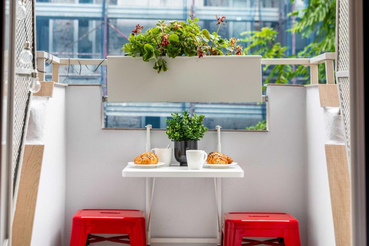 Prada & Bocconi - Cozy Studio, Fast Wifi, Tram Apartamento Milão