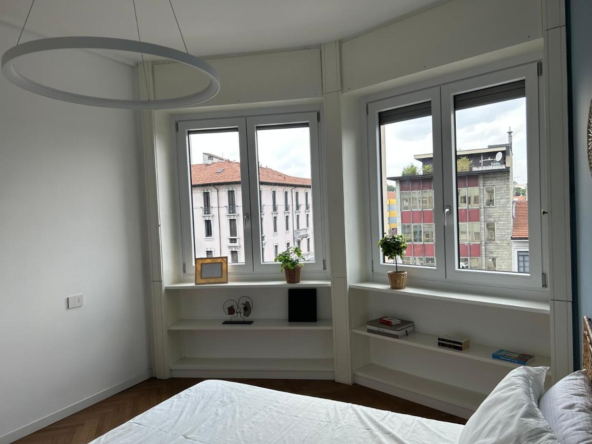 Your Window On The City - Via Gioia * Milão