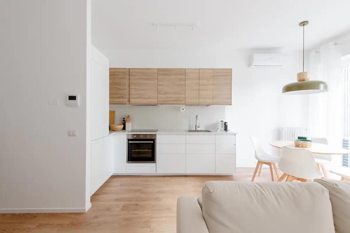 Luxury 2 Bedroom Apartament, Close To San Siro, Fiera And 10 Min Metro To Duomo Apartment Mailand