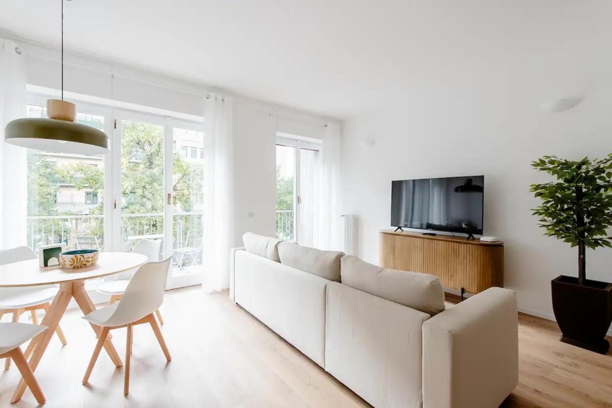 Luxury 2 Bedroom Apartament, Close To San Siro, Fiera And 10 Min Metro To Duomo Apartment