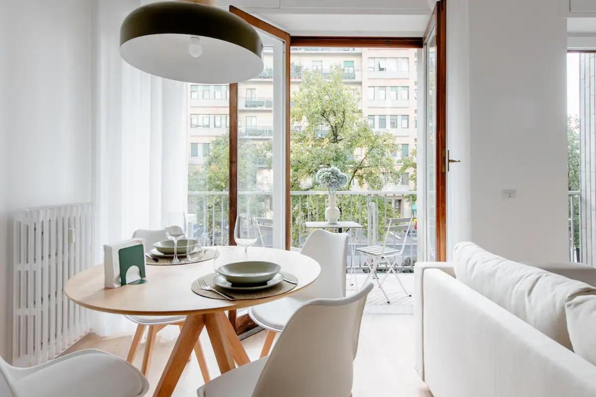 Apartment Luxury 2 Bedroom Apartament, Close To San Siro, Fiera And 10 Min Metro To Duomo *