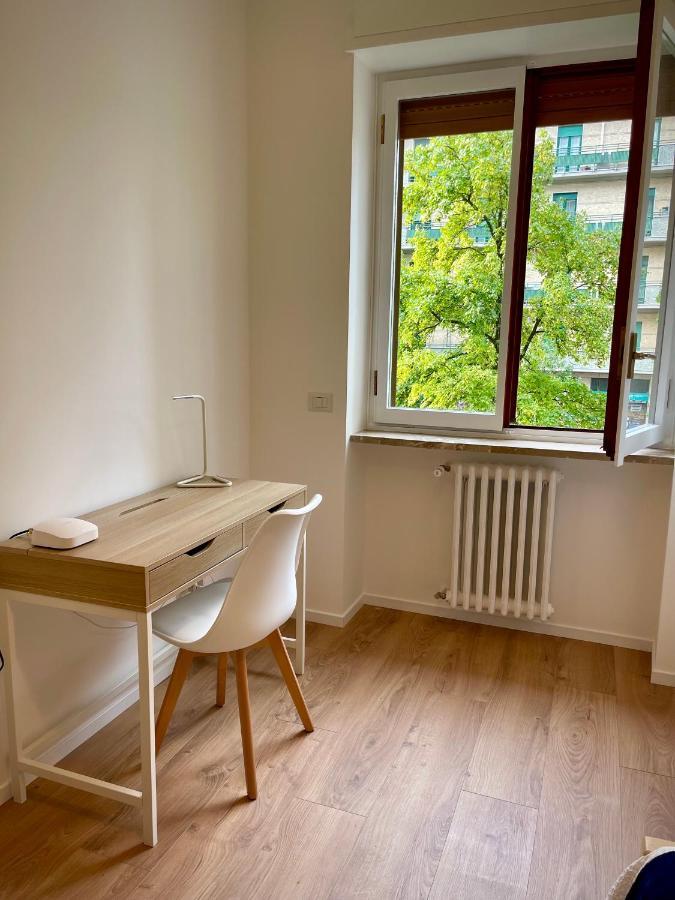 Luxury 2 Bedroom Apartament, Close To San Siro, Fiera And 10 Min Metro To Duomo Apartment *