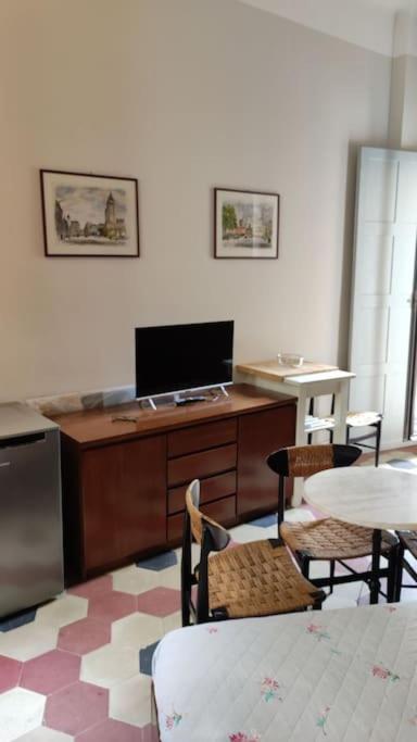 Apartment Monolocale Intimo Con Terrazzino Mailand