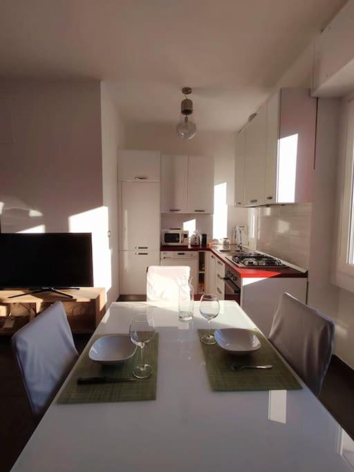 Apartment Bilocale Luminoso E Accogliente Zona Marche Mailand