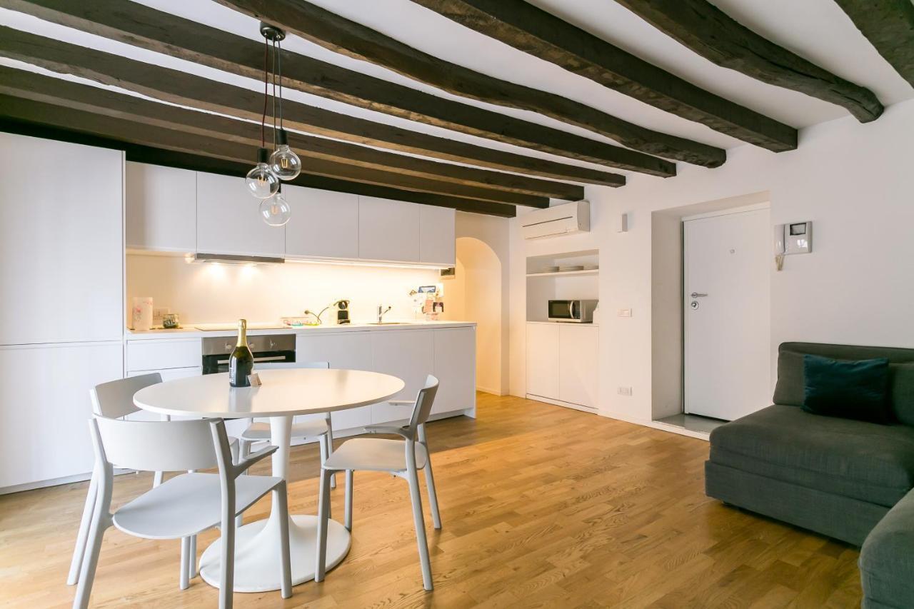 Mortara Navigli Apartment