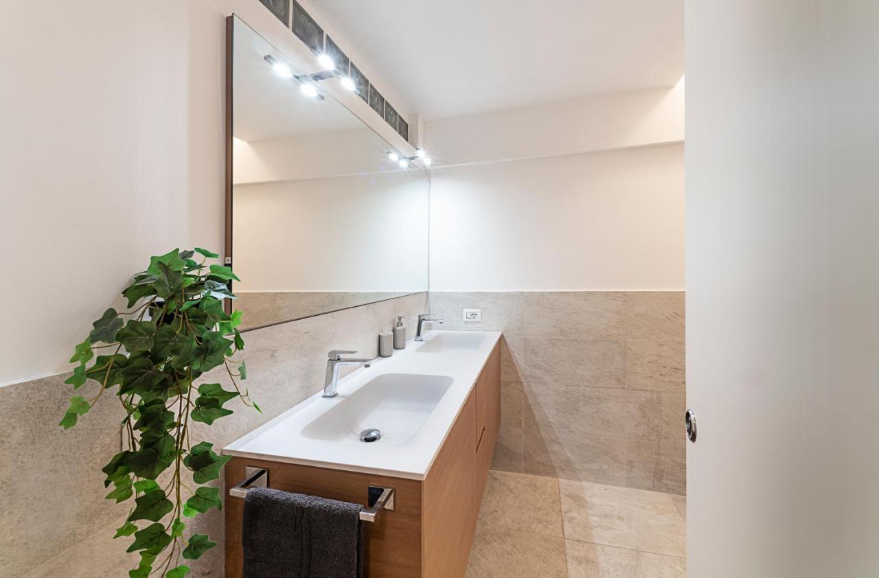Deluxe 120 Mq , 4 Minuti A Piedi Dai Navigli Apartment Mailand