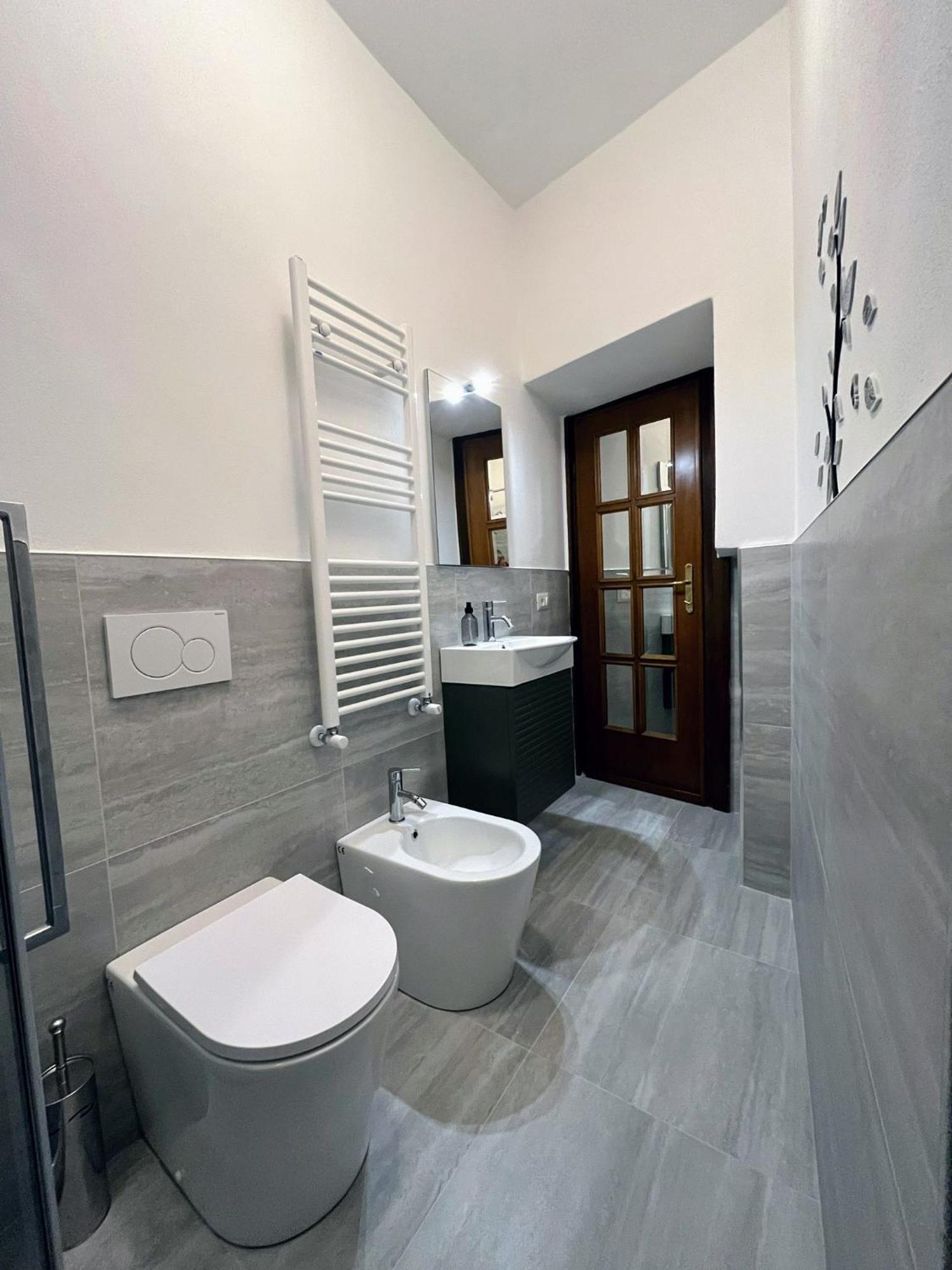 Apartamento Caseospitali - Deangeli, Trilocale X5 Con Bagno Nuovo A 7 Fermate Dal Duomo Milão