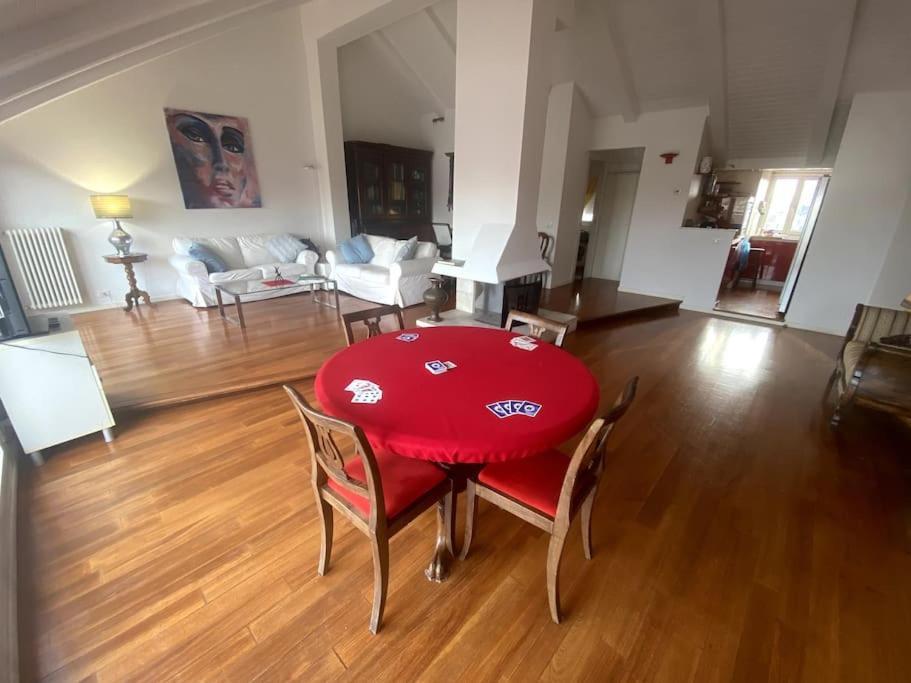 Penthouse In The Sky With 30 Sqm Terrace Station Apartment *