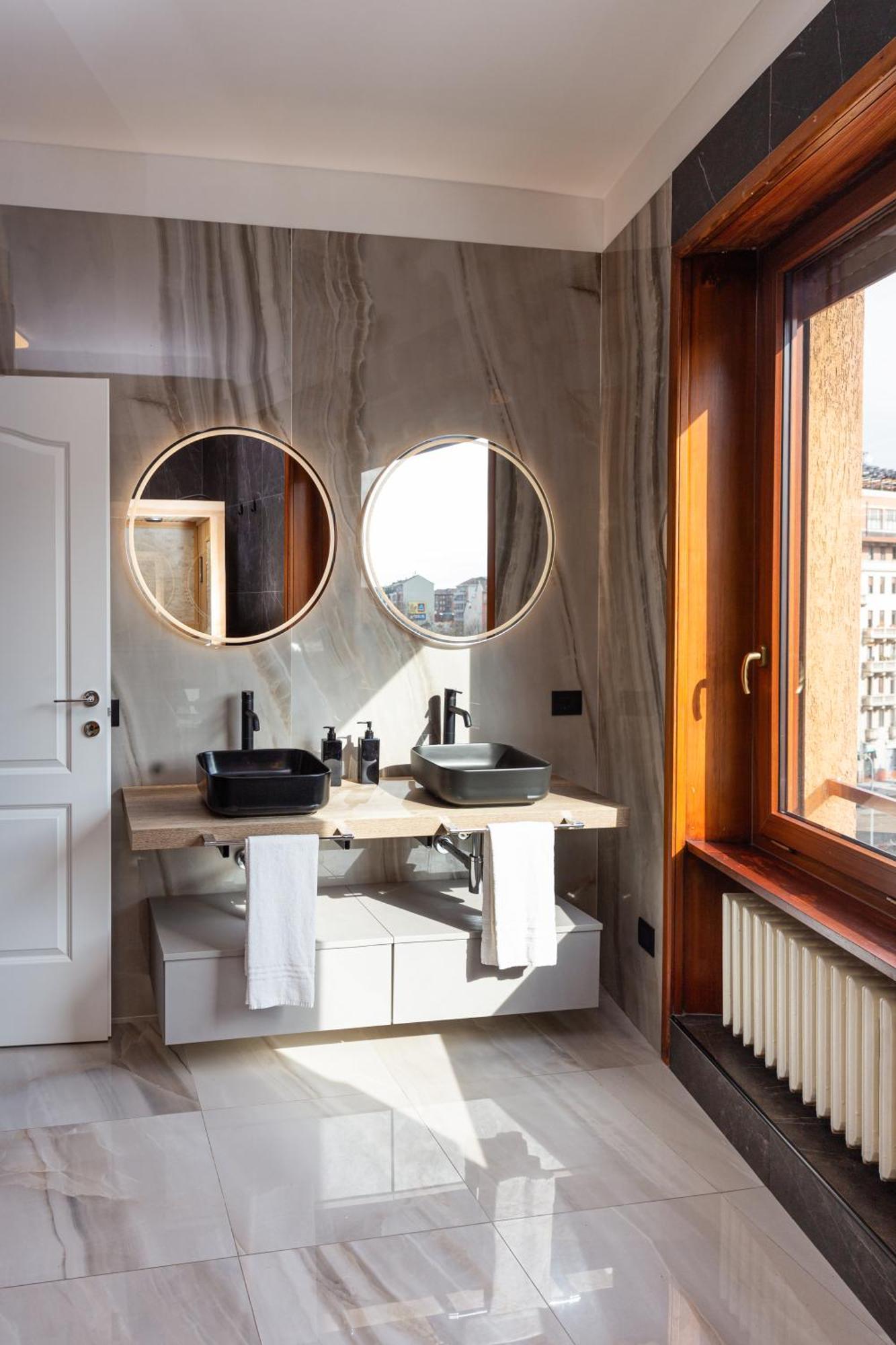 Free Parking - 5 Star - Sauna Luxury
