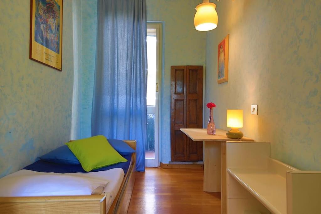Romantico Attico Con Terrazzo In Centro Apartment