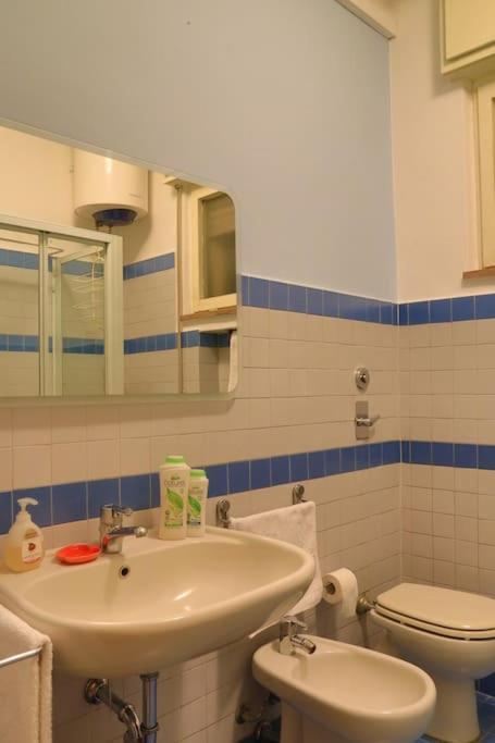 Romantico Attico Con Terrazzo In Centro Apartment Mailand