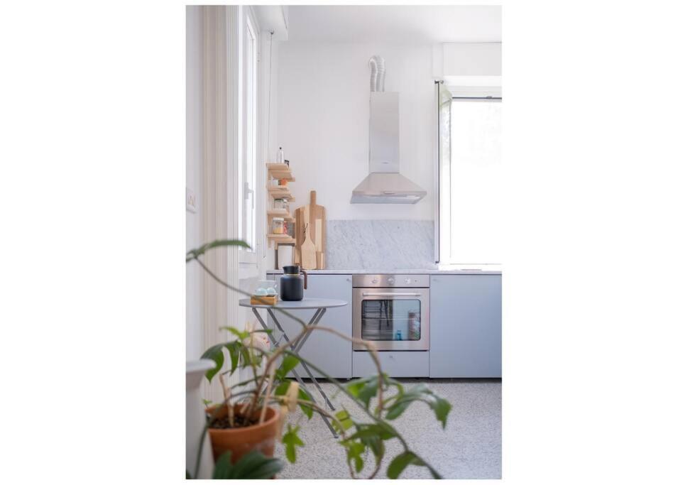 Apartamento Trilocale Minimal Sui Navigli Milão