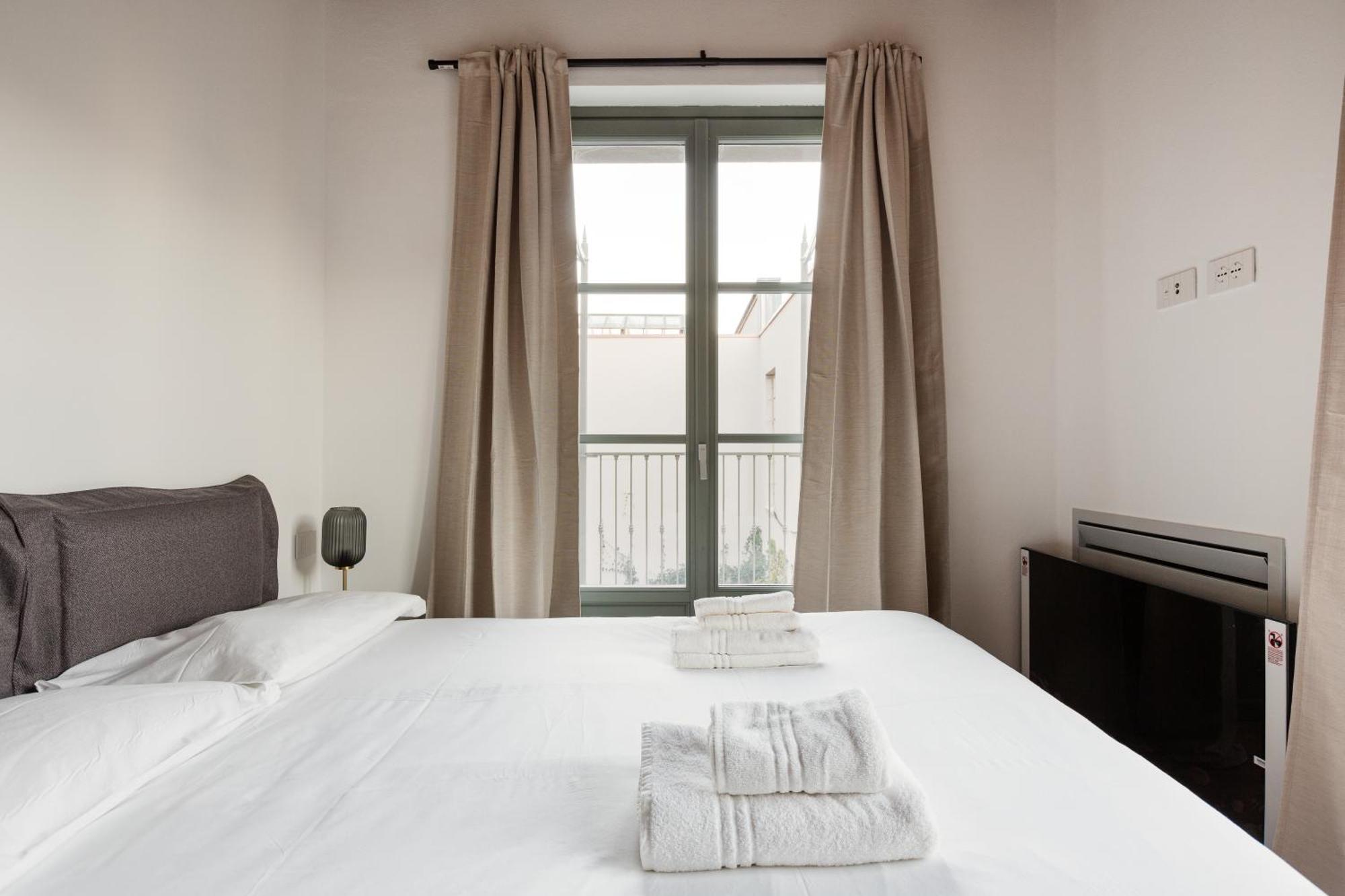 Guesthost - Modern In With Balcony Mailand