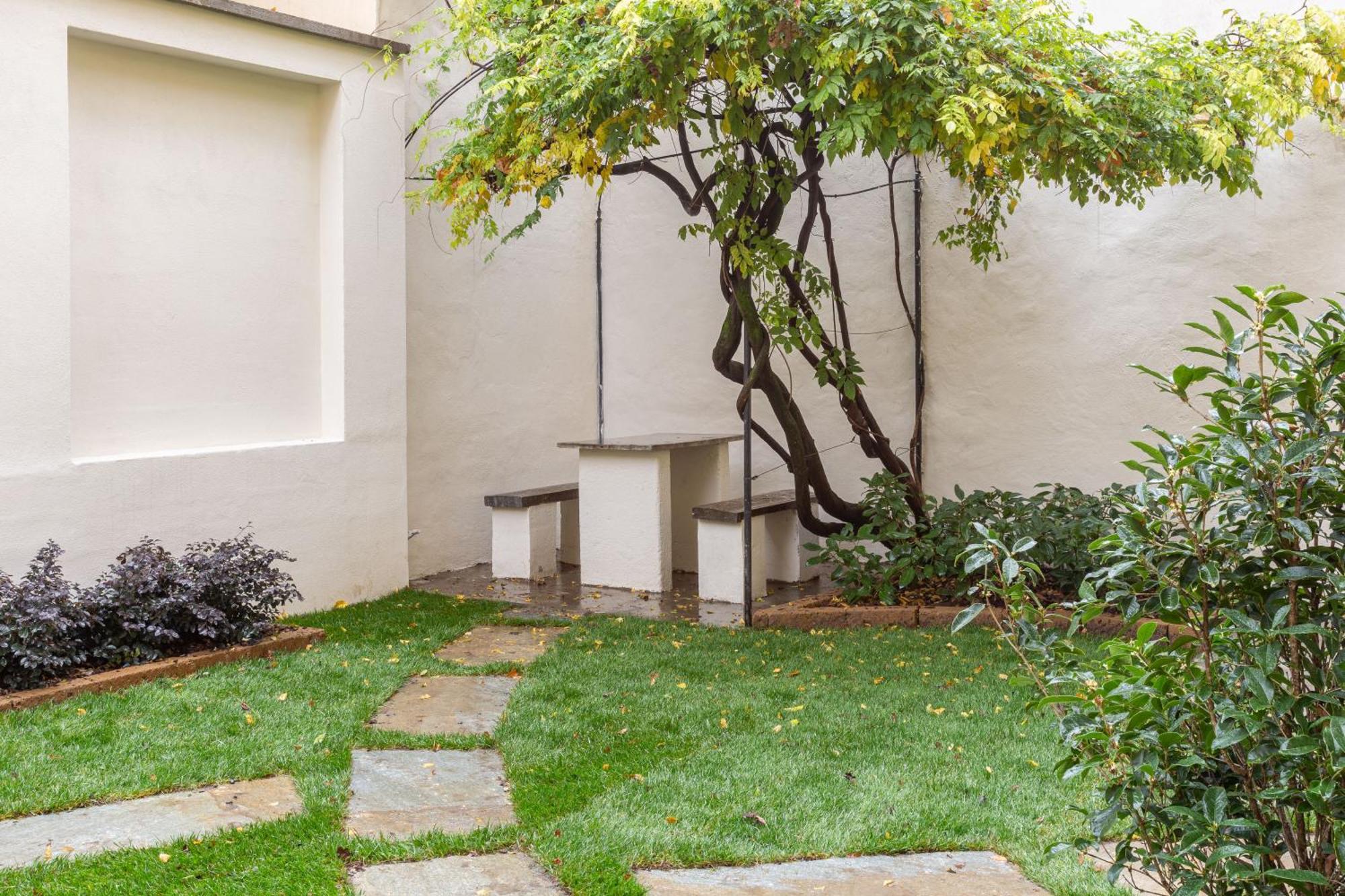Sant Ambroeus Garden *