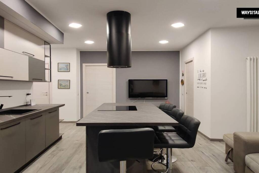 De Angeli District Apartment Milan