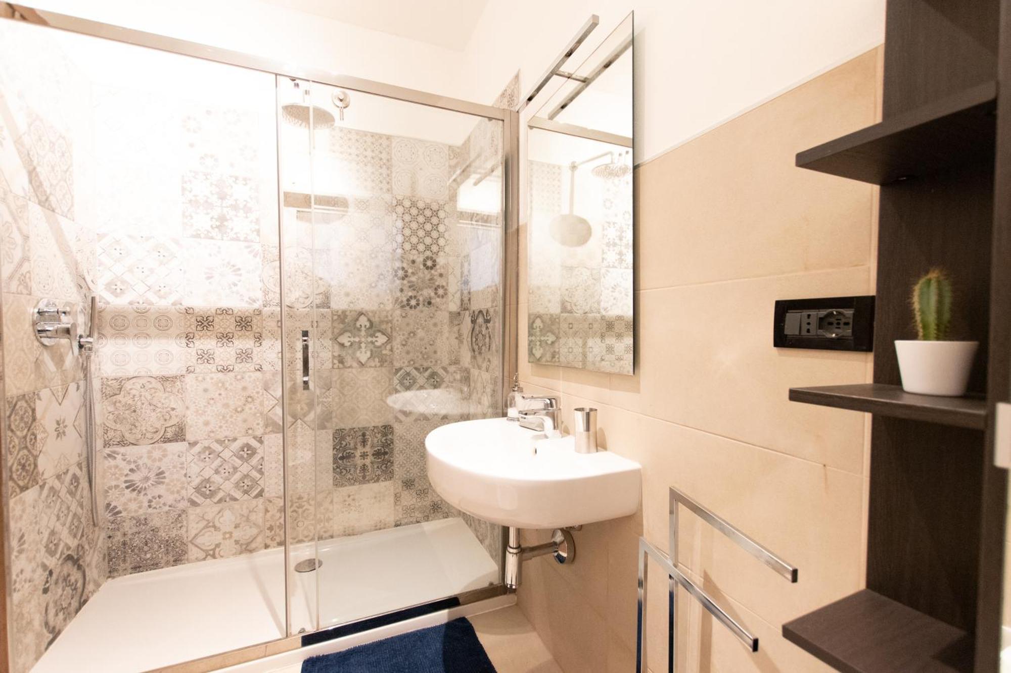 Ihost Luxury - Savona 112 *