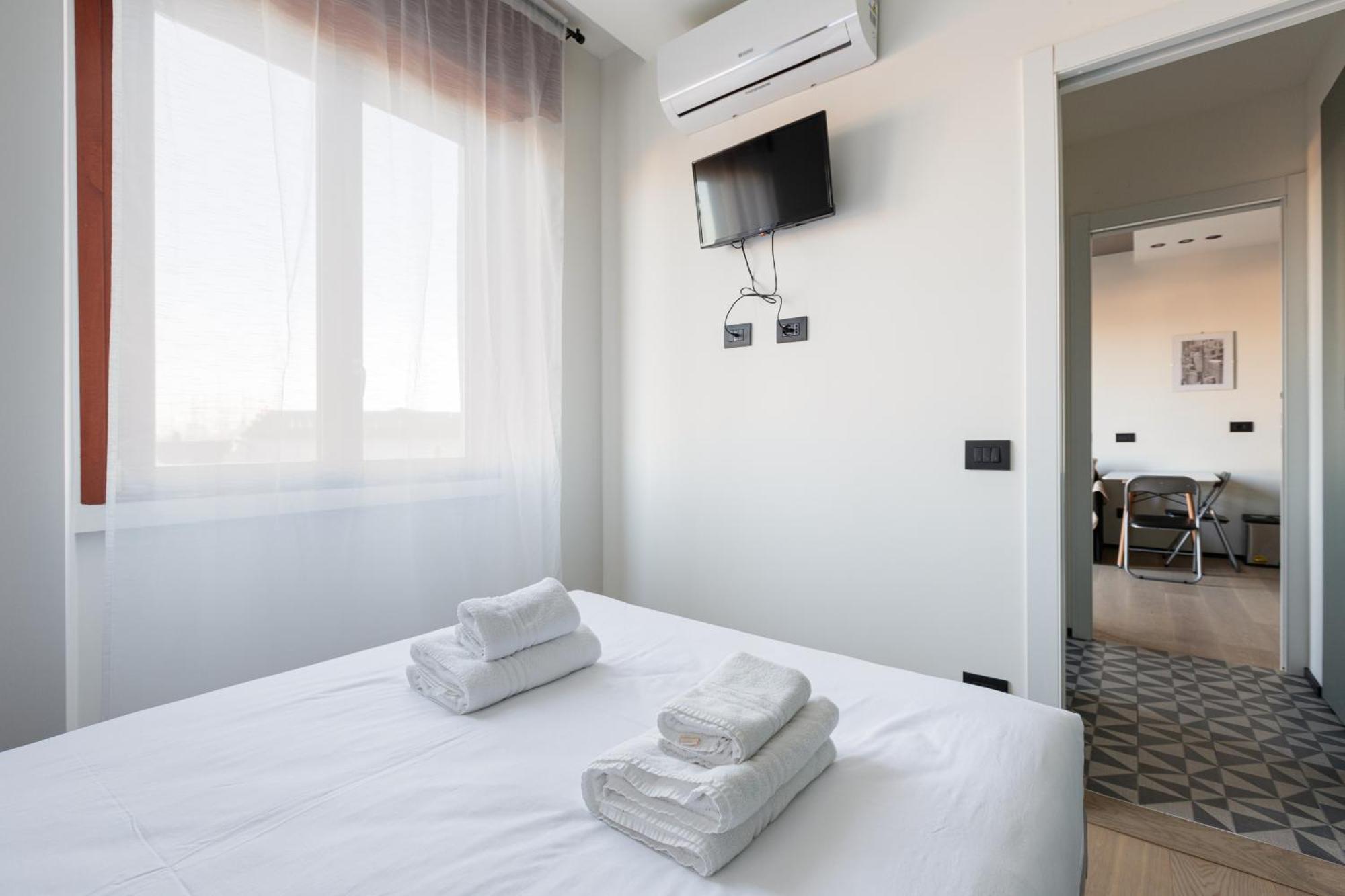 Renovated Apts * Milão