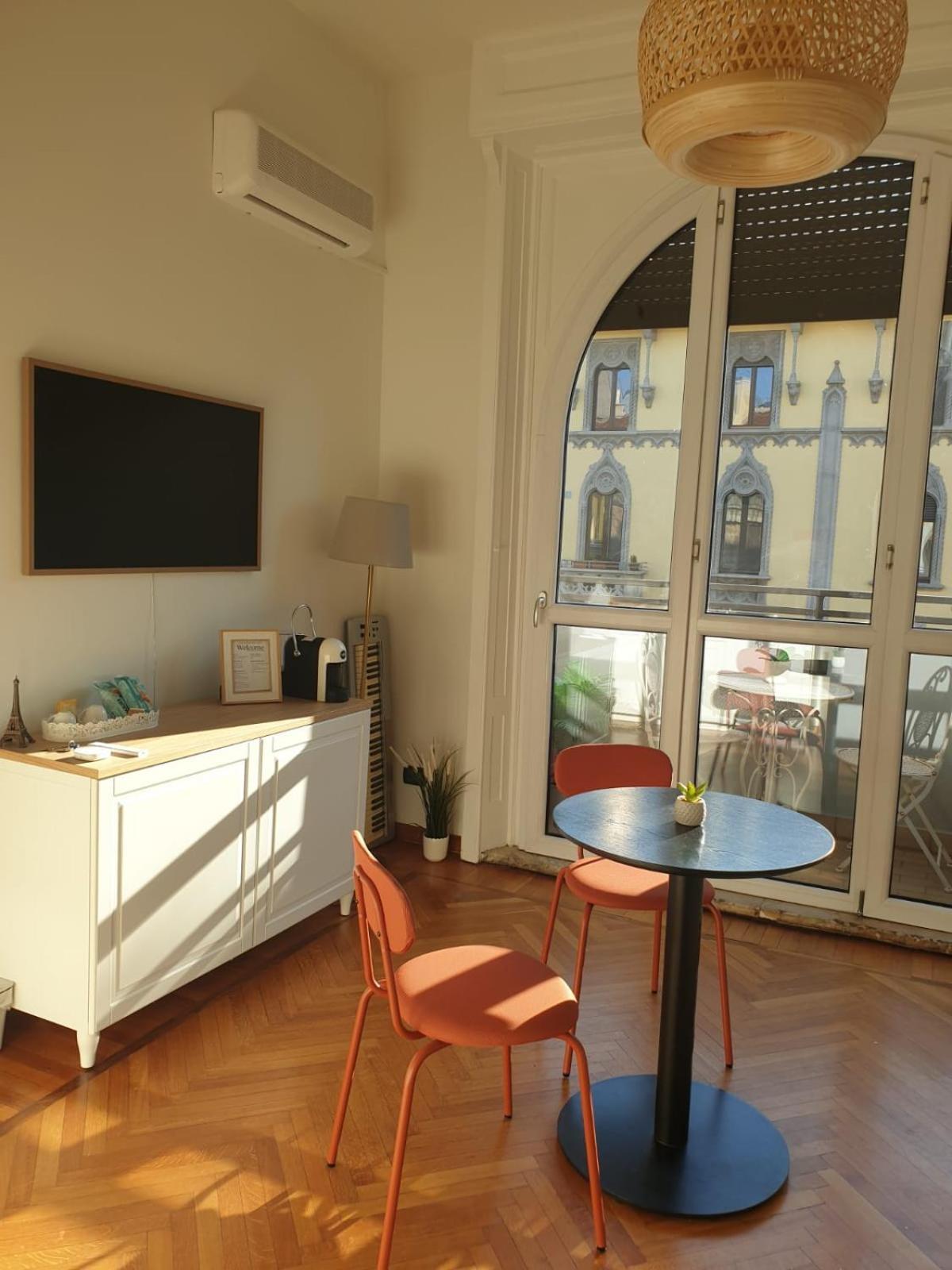 Elegante Monolocale - Pecchio 1930 Apartment