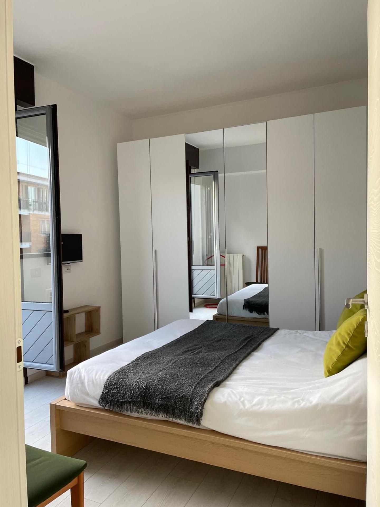 B Apartment *