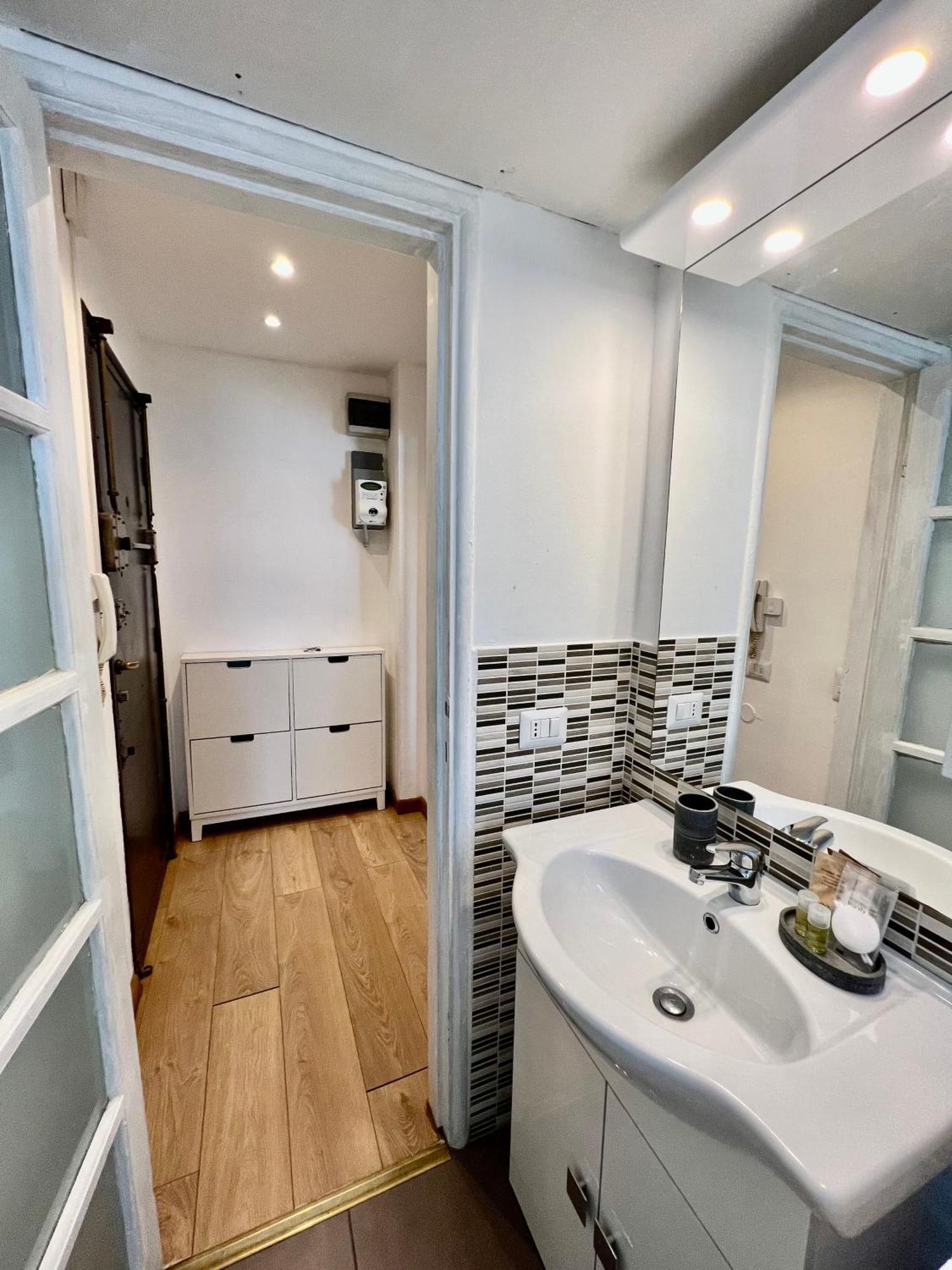 Apartment Cozy 3 Km Away From Duomo *