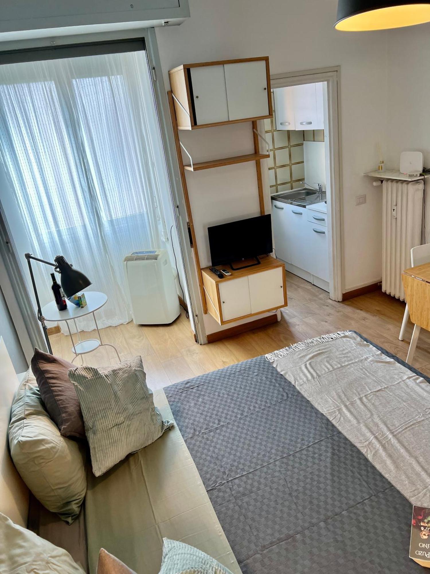 Cozy 3 Km Away From Duomo * Mailand