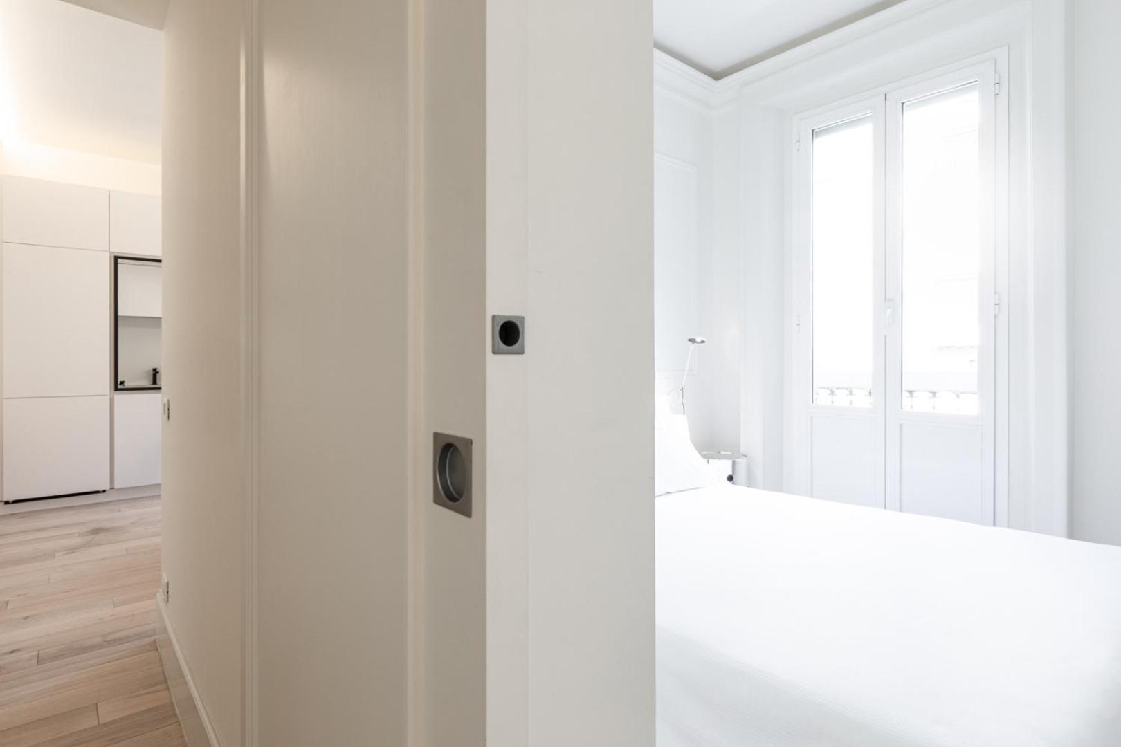 Apartment With Balcony - Collection Mailand