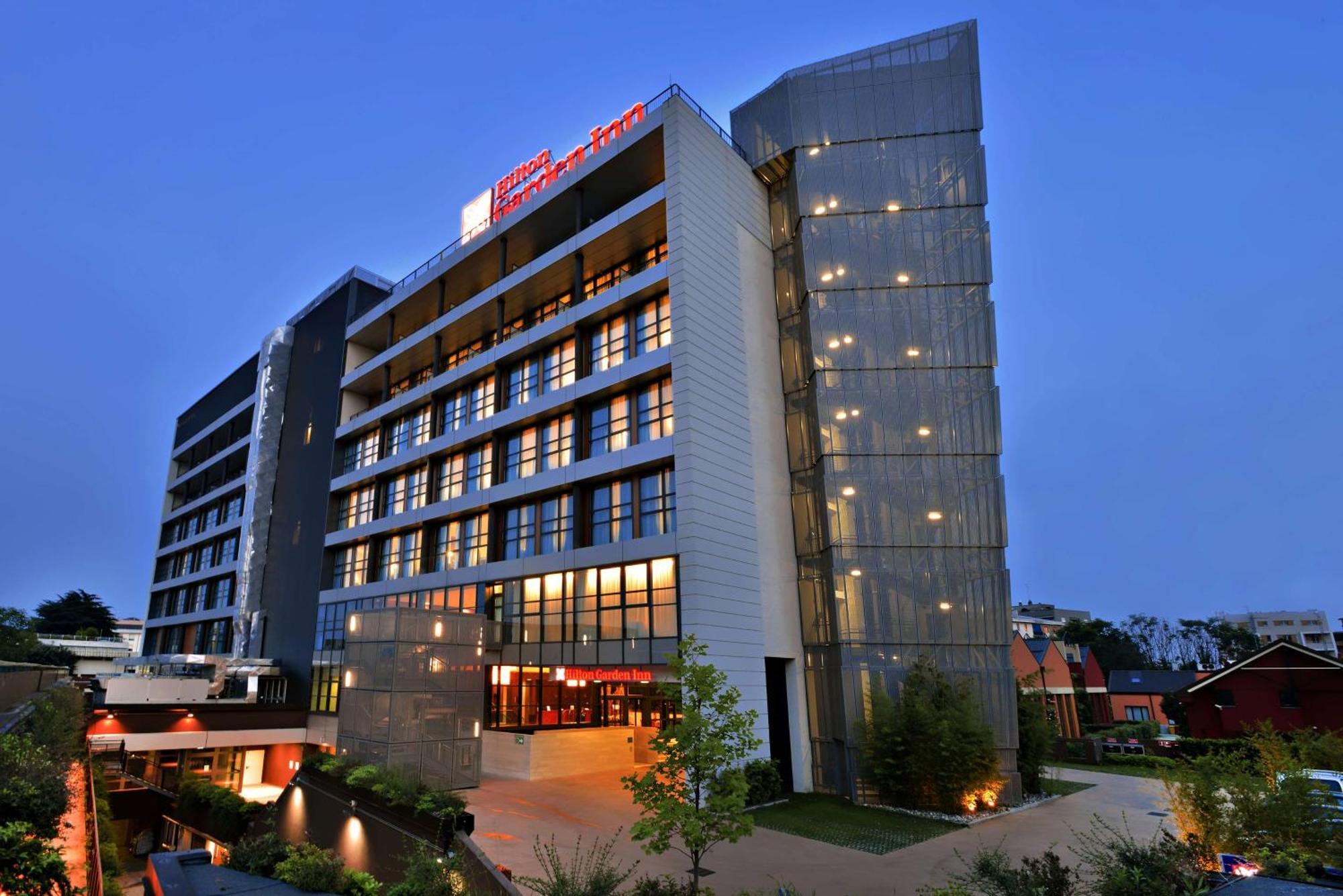 Hilton Garden North 4*