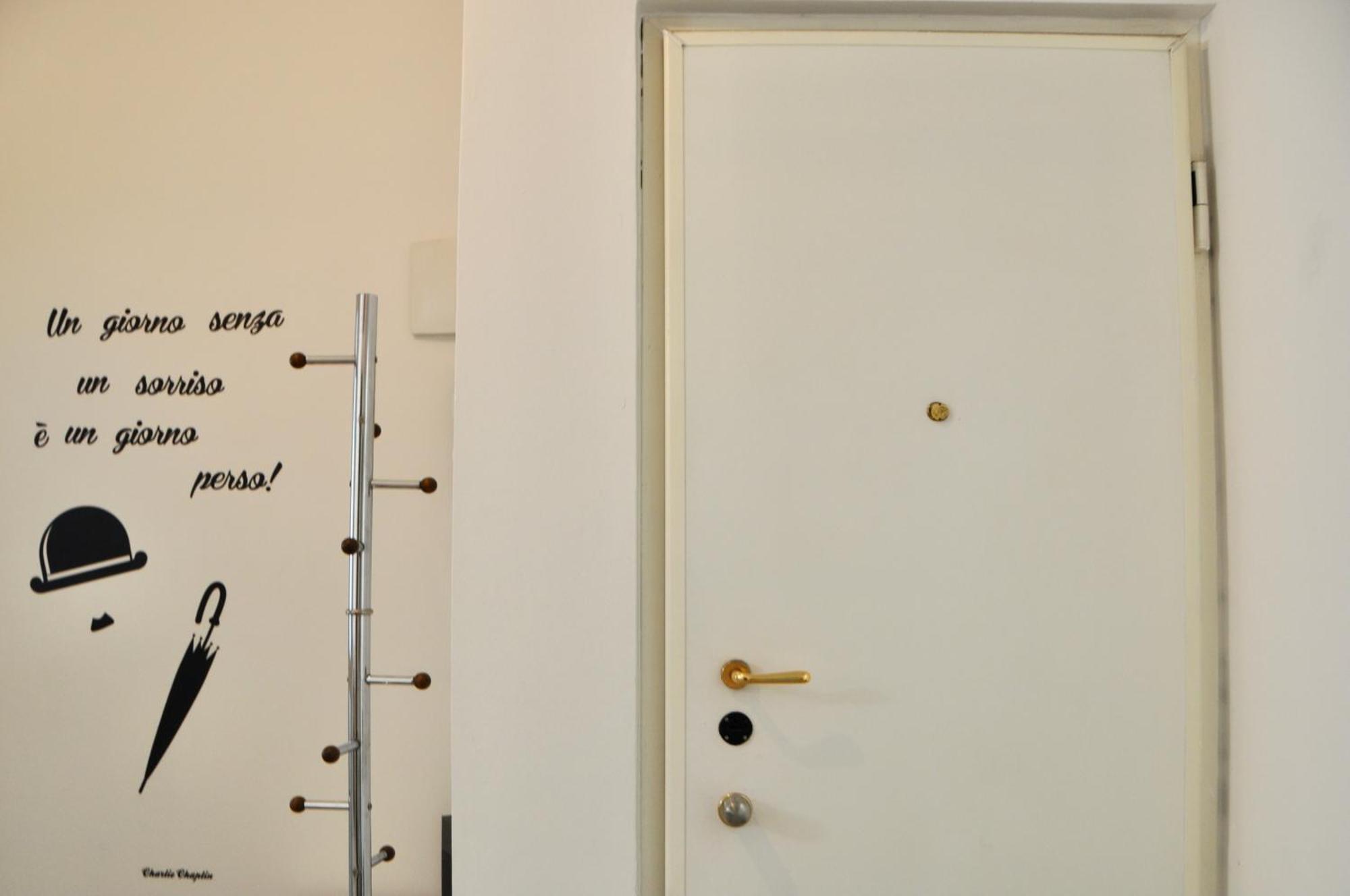 M.aurelio Red Apartment Mailand