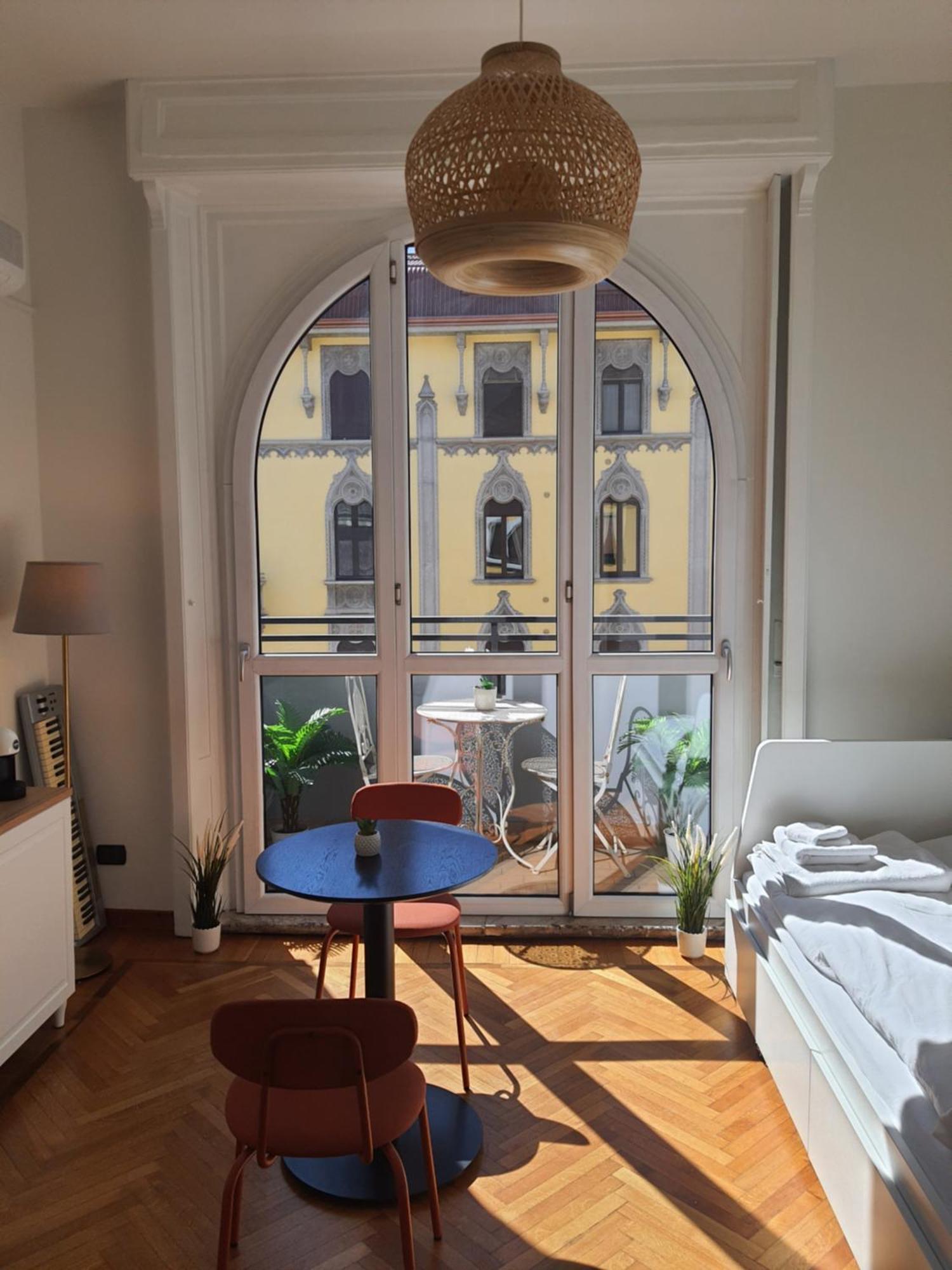 Apartment Elegante Monolocale - Pecchio 1930 *