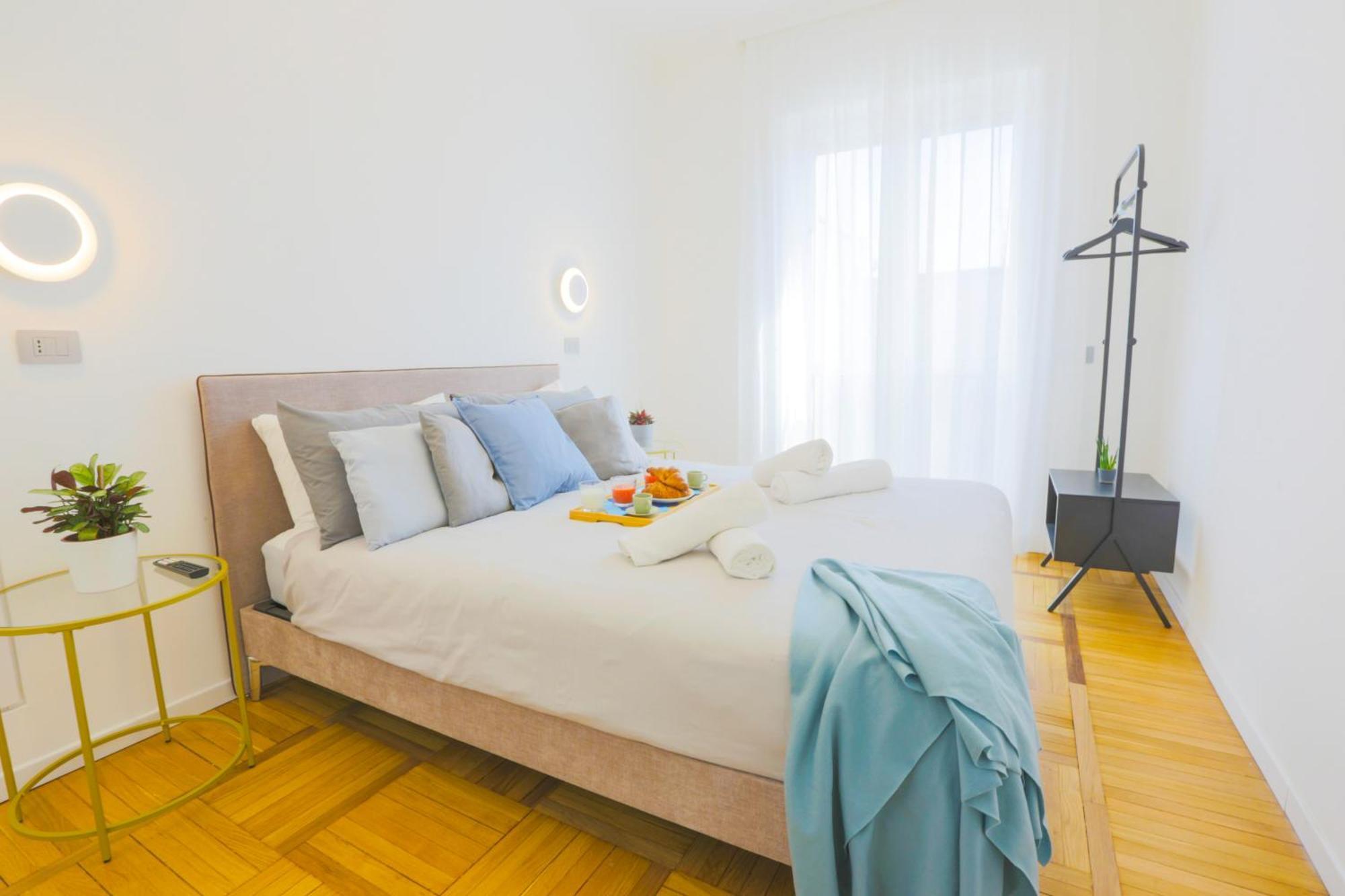 Private Luxury 5 Bedroom - Station * Mailand