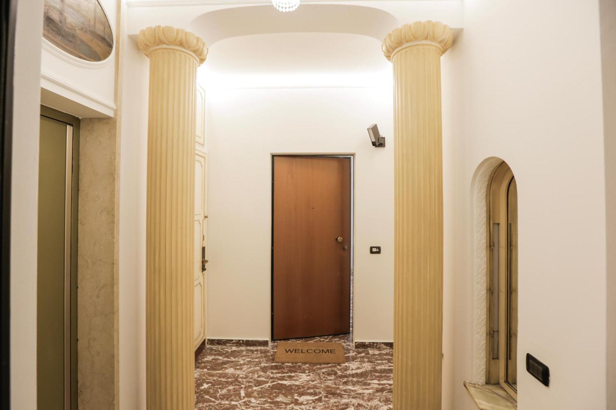 Private Luxury 5 Bedroom - Station *